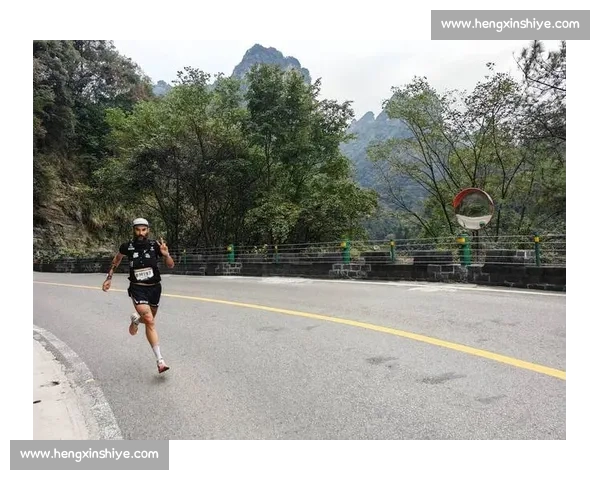 2025 司特拉越野跑张家界开跑:25 国选手决战武陵源